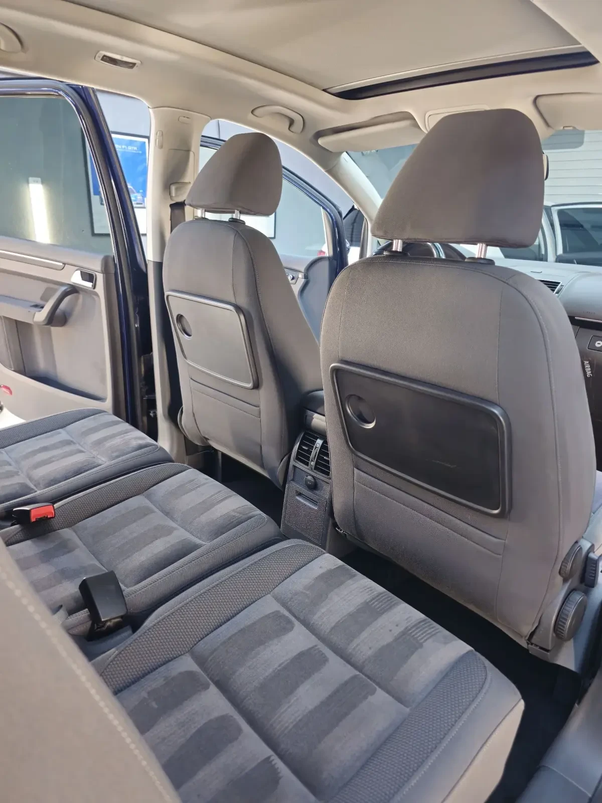 VW Touran 2.0TDI Highline, снимка 12 - Автомобили и джипове - 54009299