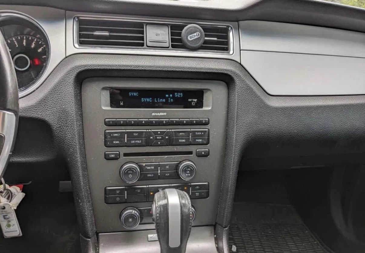 Ford Mustang 3.7 V6 * Подгрев * Автоматик * Камера * Carfax * , снимка 7 - Автомобили и джипове - 54017561