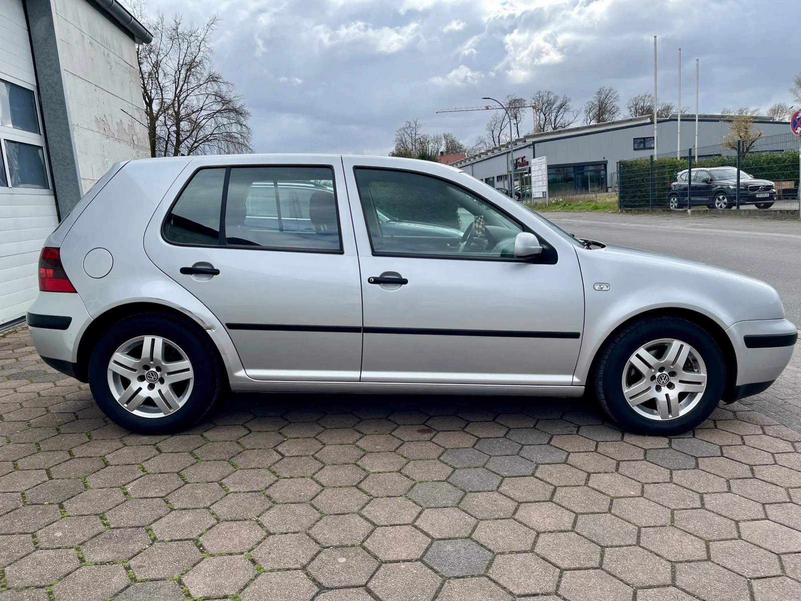 VW Golf 1.9 TDI 101ps., снимка 4 - Автомобили и джипове - 54053122