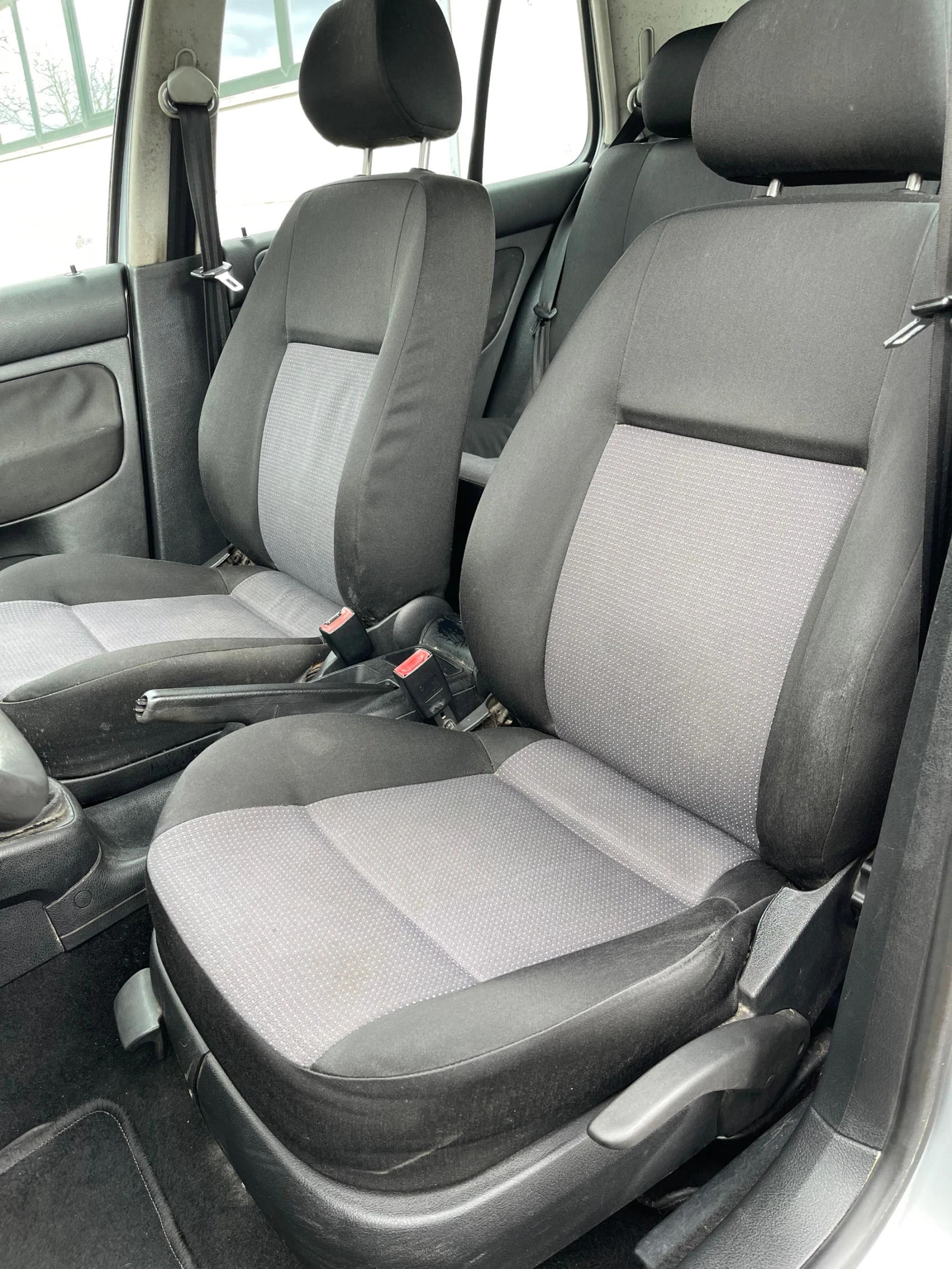 VW Golf 1.9 TDI 101ps., снимка 10 - Автомобили и джипове - 54053122