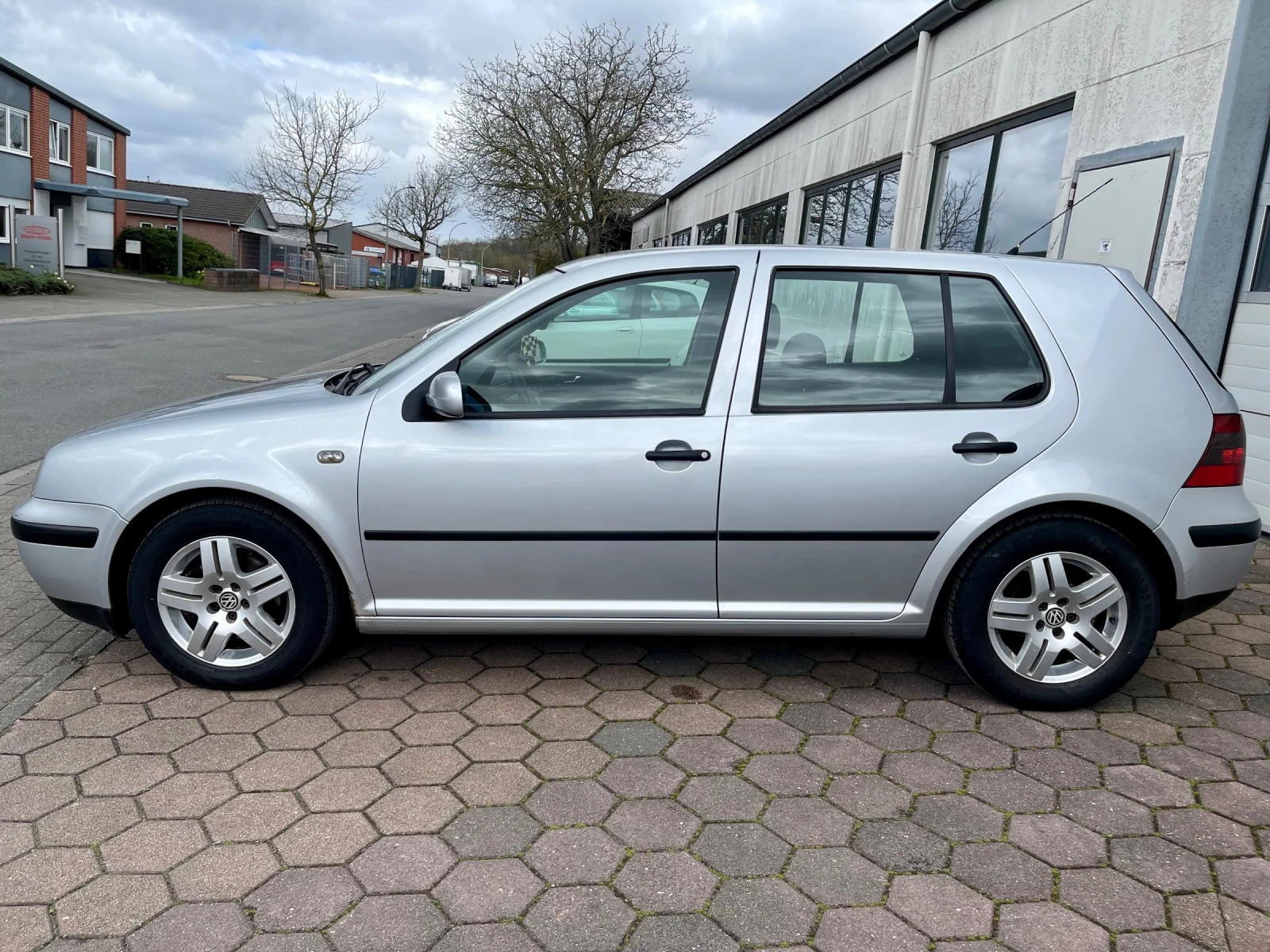 VW Golf 1.9 TDI 101ps., снимка 7 - Автомобили и джипове - 54053122