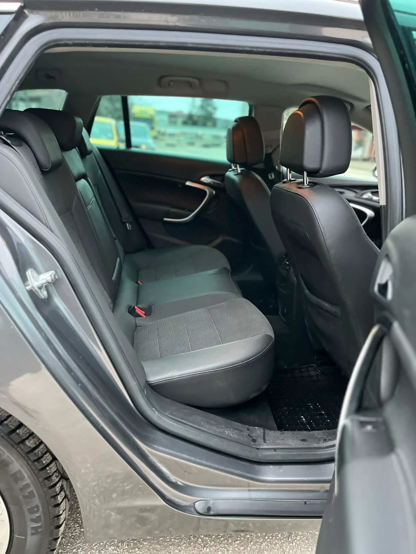 Opel Insignia 2.0 160 кс 2010 г , снимка 11 - Автомобили и джипове - 54058955