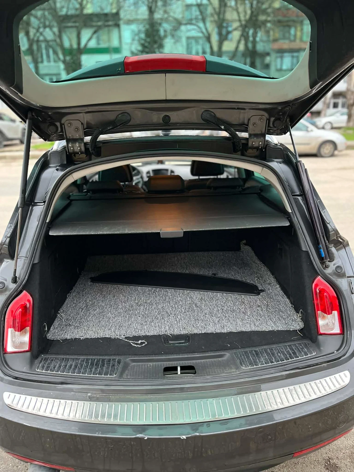 Opel Insignia 2.0 160 кс 2010 г , снимка 8 - Автомобили и джипове - 54058955