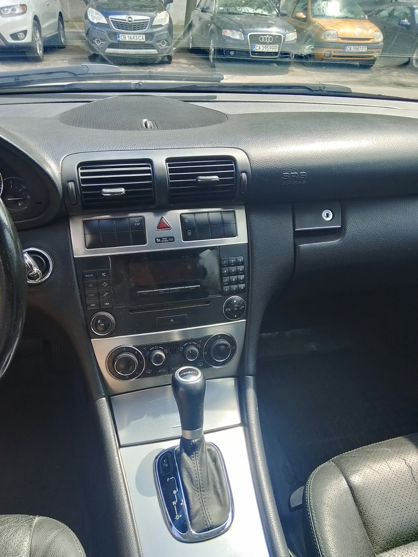 Mercedes-Benz C 220, снимка 12 - Автомобили и джипове - 54243826