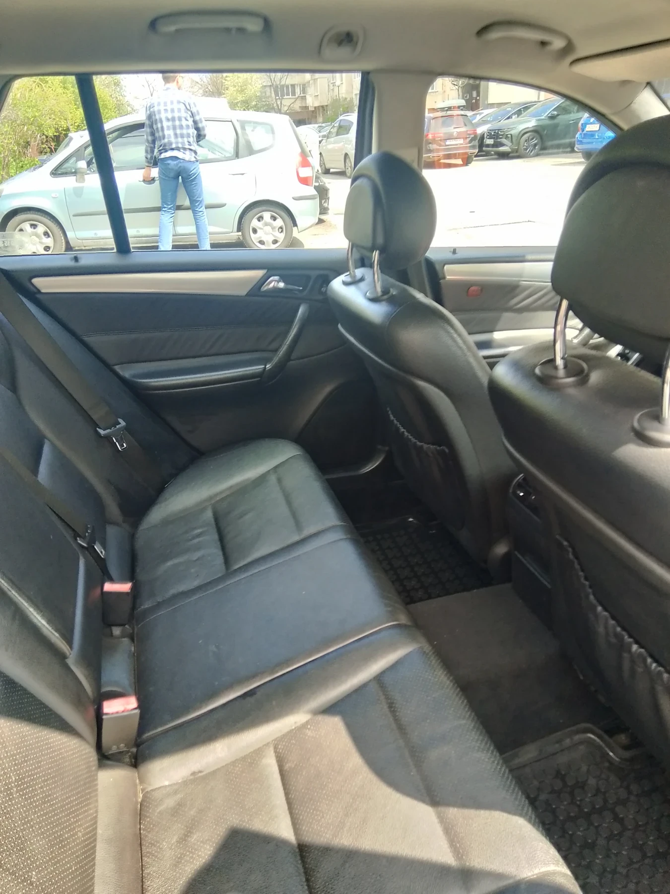 Mercedes-Benz C 220, снимка 5 - Автомобили и джипове - 54243826