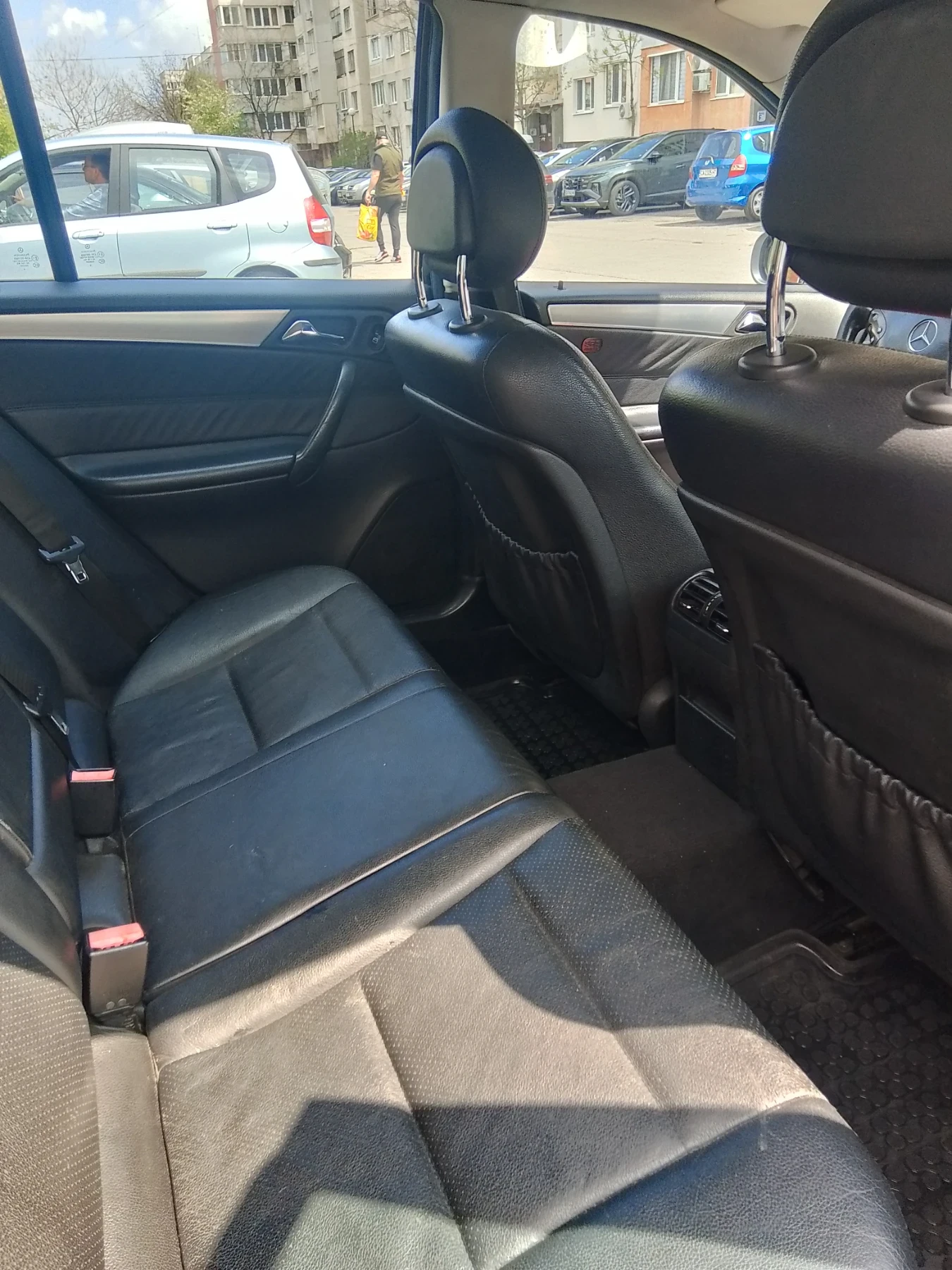 Mercedes-Benz C 220, снимка 7 - Автомобили и джипове - 54243826