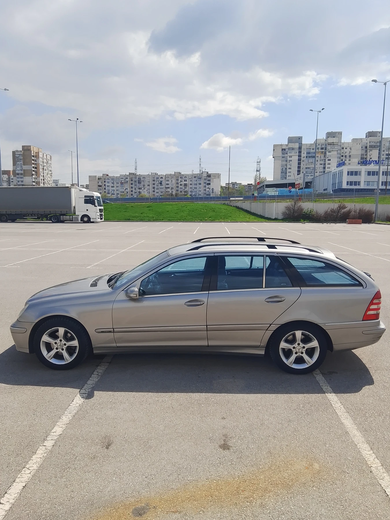 Mercedes-Benz C 220, снимка 3 - Автомобили и джипове - 54243826