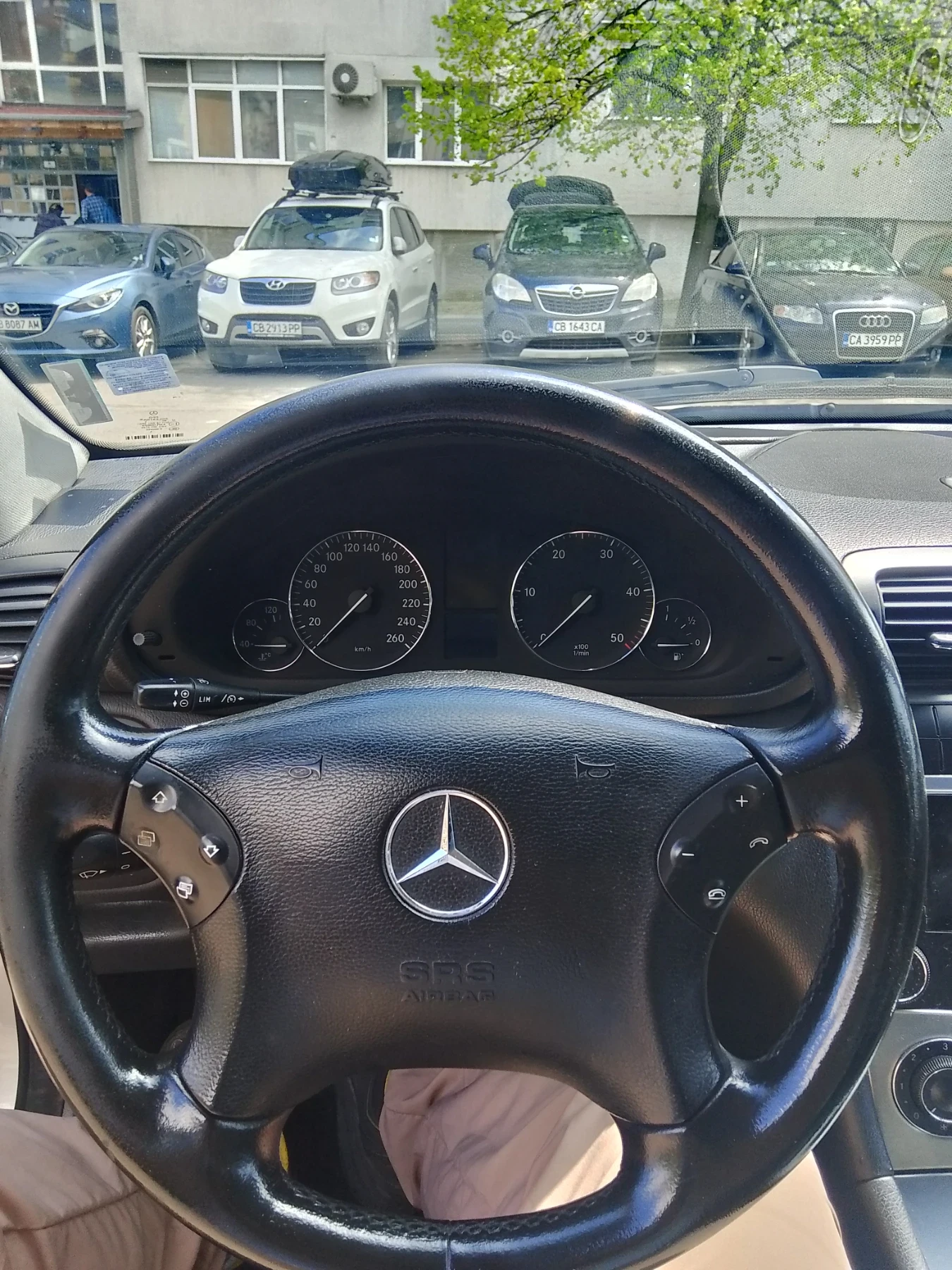 Mercedes-Benz C 220, снимка 11 - Автомобили и джипове - 54243826