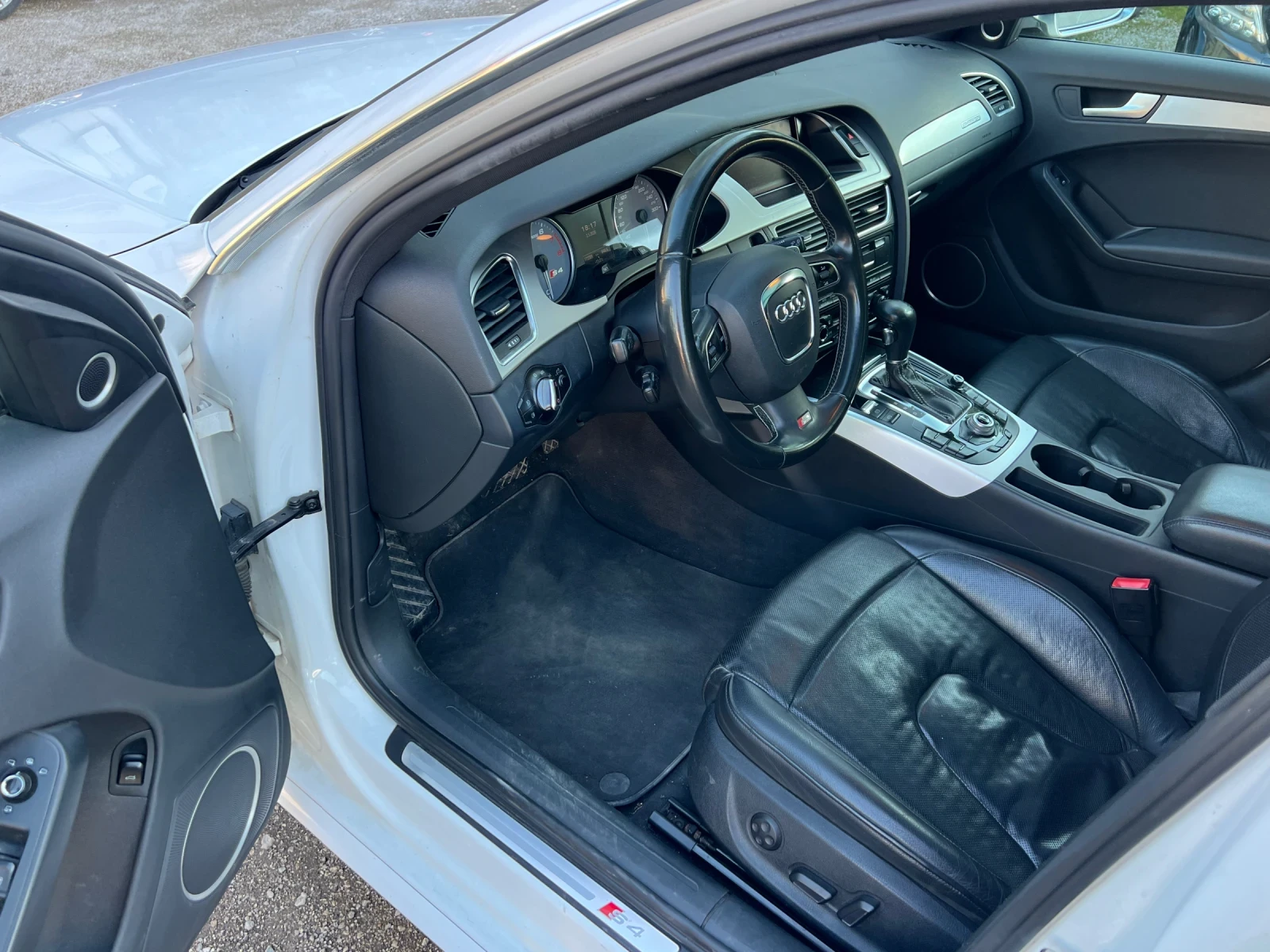 Audi S4, снимка 8 - Автомобили и джипове - 54417197