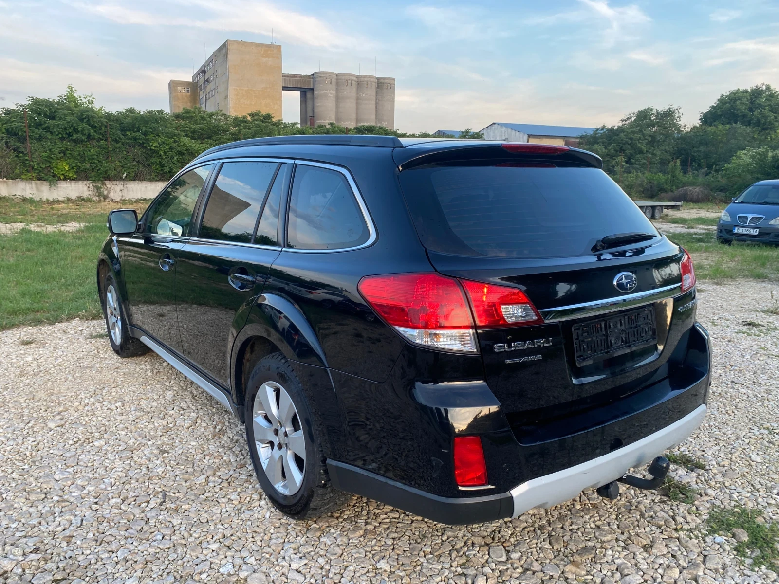Subaru Outback 3.6 AWD 260 к.с, снимка 6 - Автомобили и джипове - 54804529