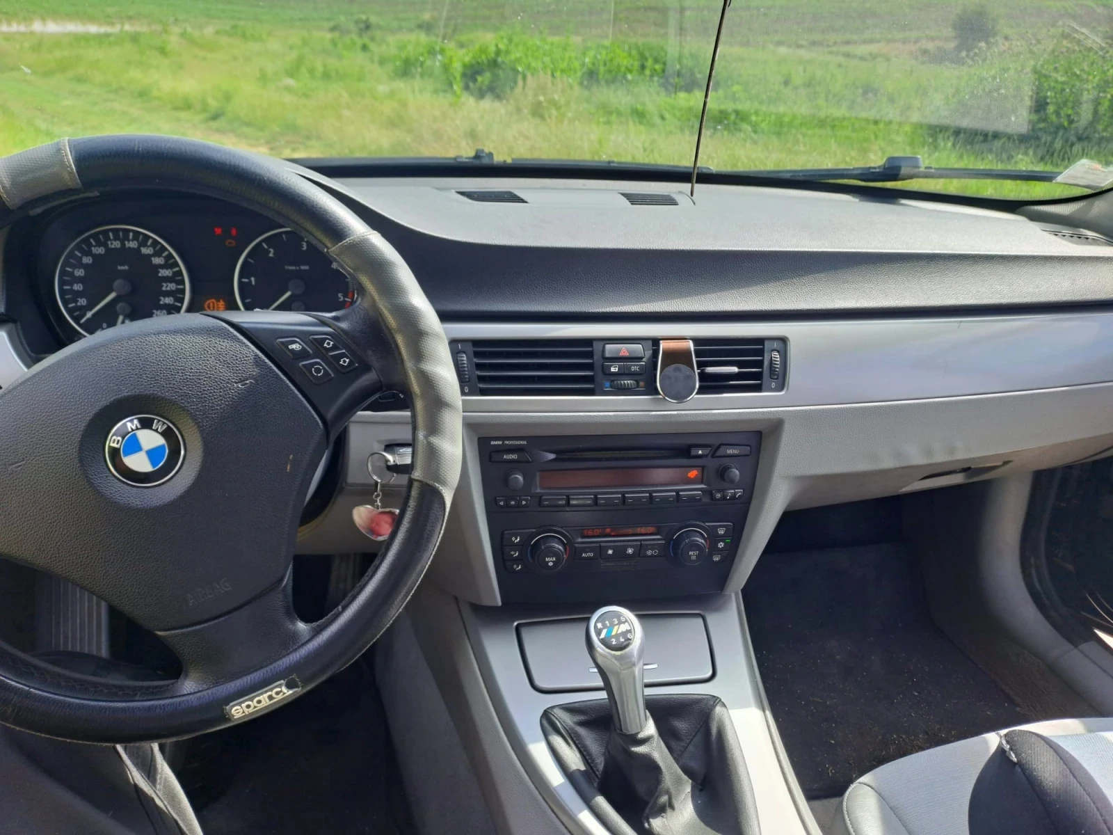BMW 320, снимка 11 - Автомобили и джипове - 54814626