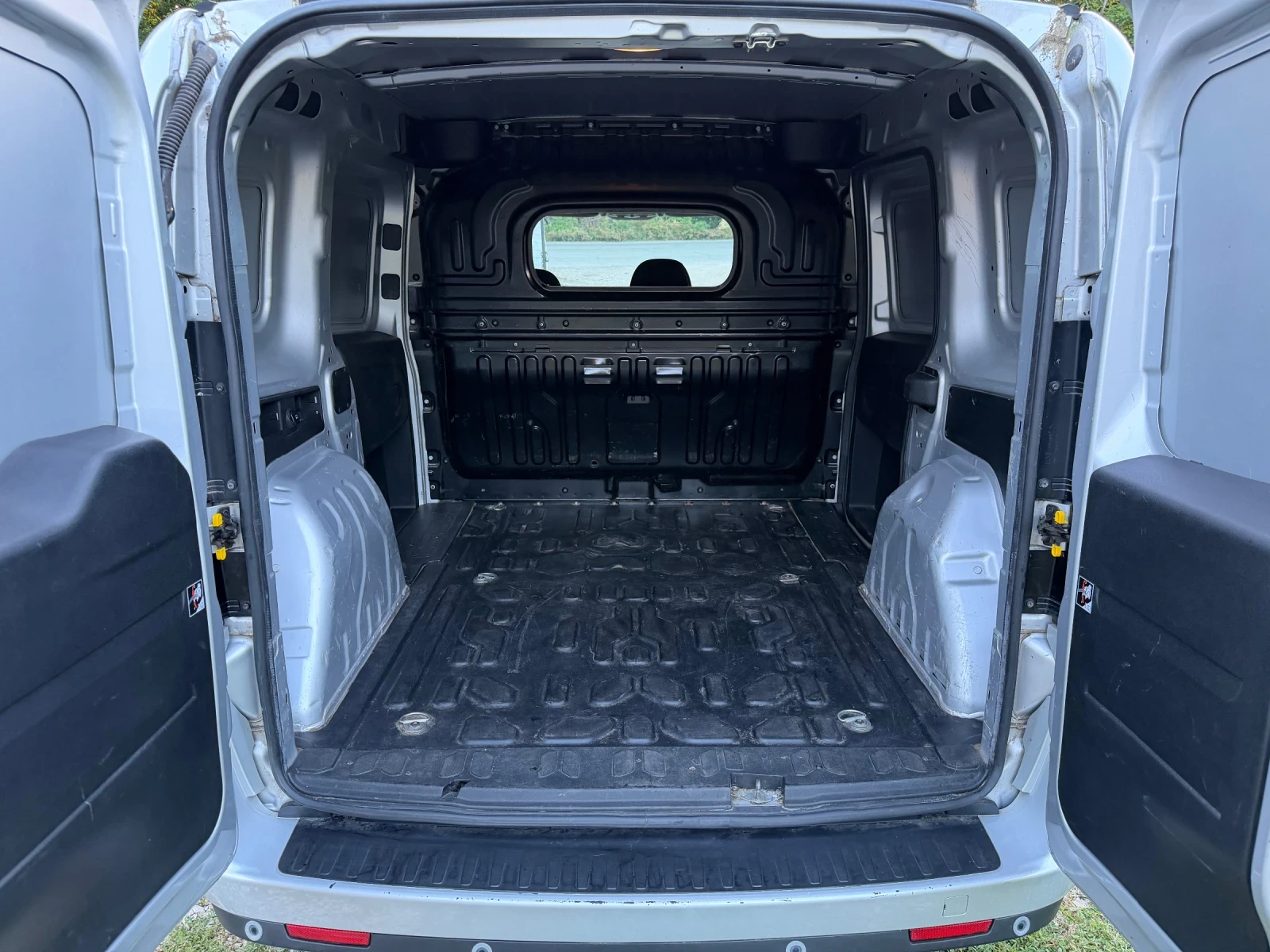 Fiat Doblo 1.6 M-JET / EURO 6 / NAVI, снимка 13 - Автомобили и джипове - 54991556