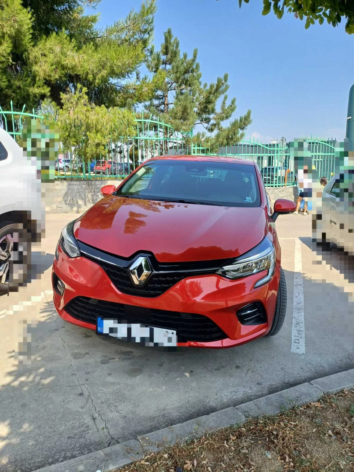 Renault Clio 1.3 ТСе, автомат, снимка 3 - Автомобили и джипове - 55671918