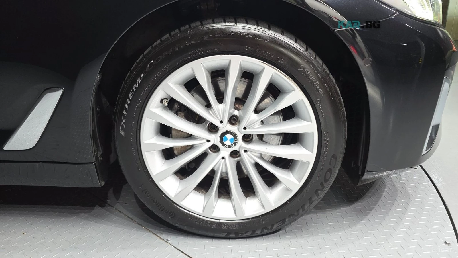 BMW 530 XDRIVE* LUXURY* DISTRONIC* ПОДГРЕВ* ОБДУХ* 360* , снимка 16 - Автомобили и джипове - 55846270