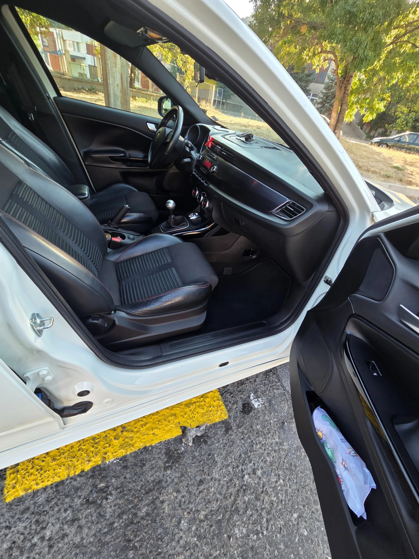 Alfa Romeo Giulietta 2000 JTDm-2, снимка 14 - Автомобили и джипове - 56114693