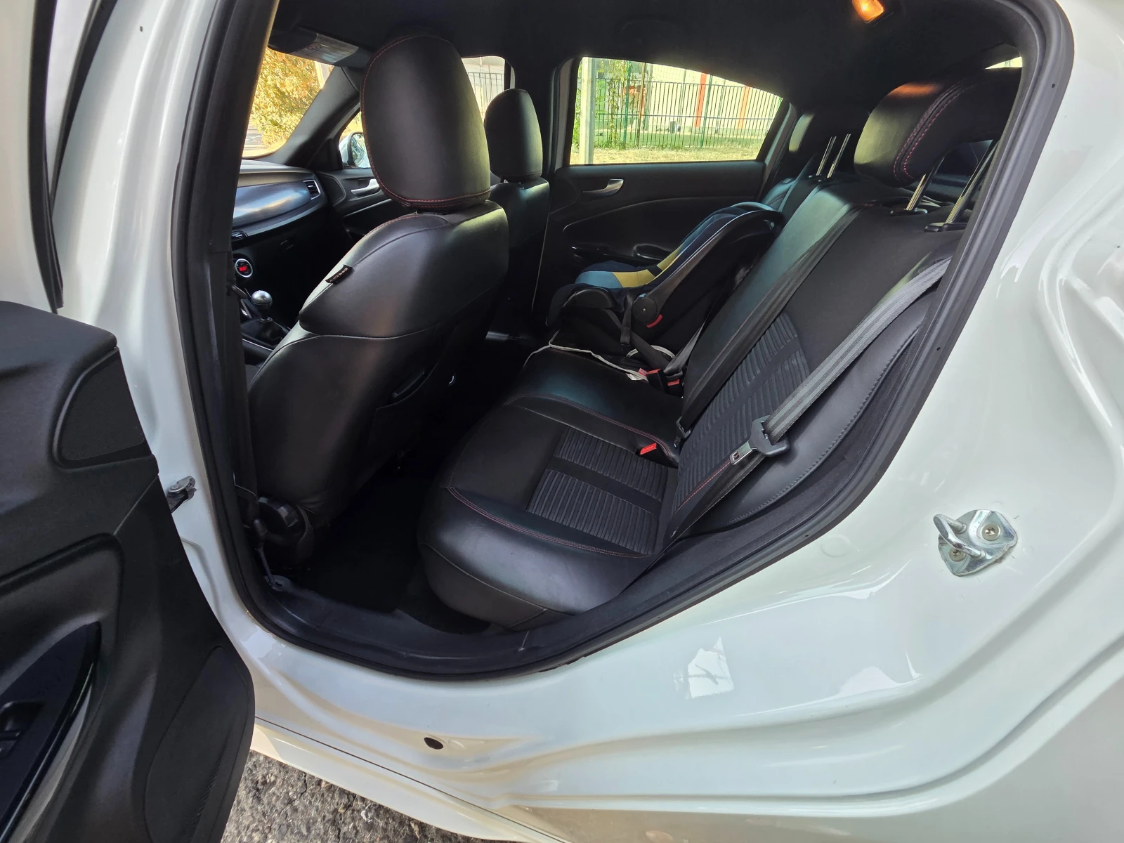 Alfa Romeo Giulietta 2000 JTDm-2, снимка 11 - Автомобили и джипове - 56114693