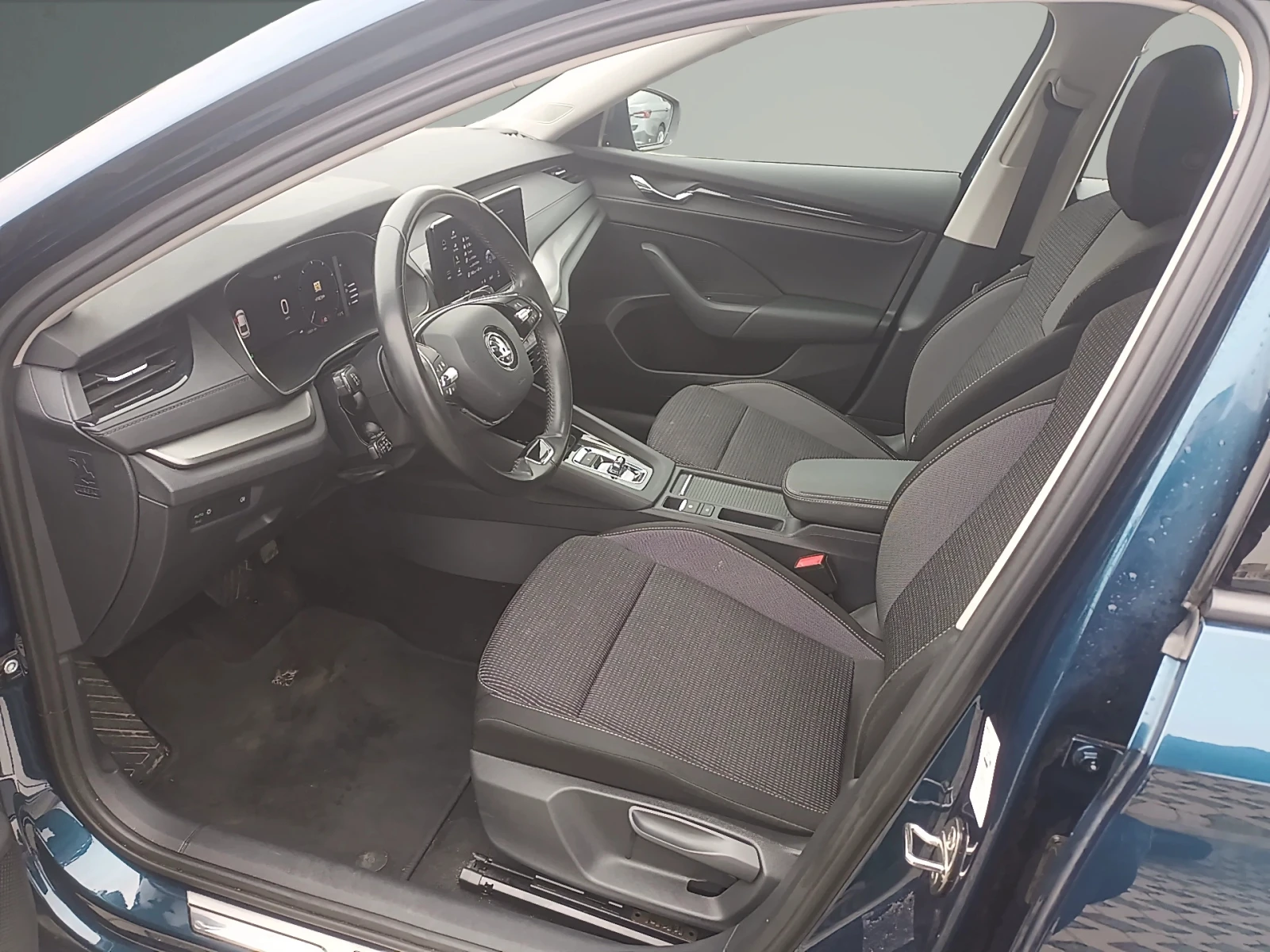 Skoda Octavia iV, снимка 9 - Автомобили и джипове - 56653341