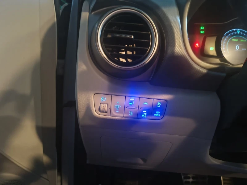 Hyundai Kona, снимка 4 - Автомобили и джипове - 52915097