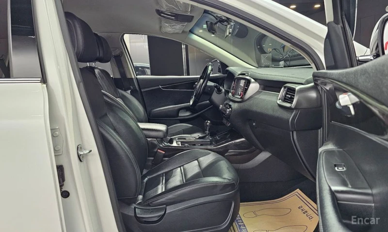 Kia Sorento, снимка 10 - Автомобили и джипове - 53031550