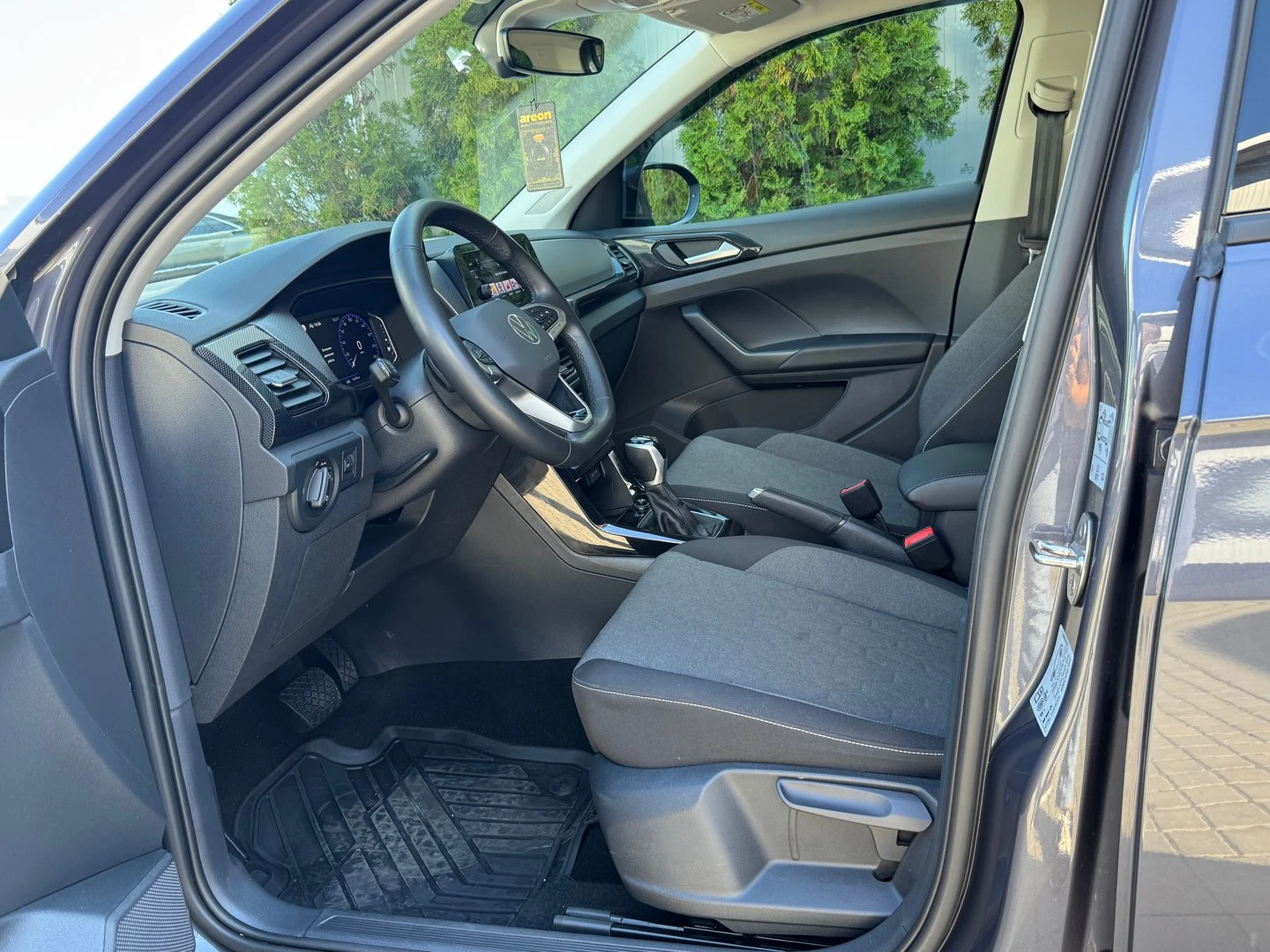 VW T-Cross Life Plus 1.5 TSI OPF DSG - изображение 6