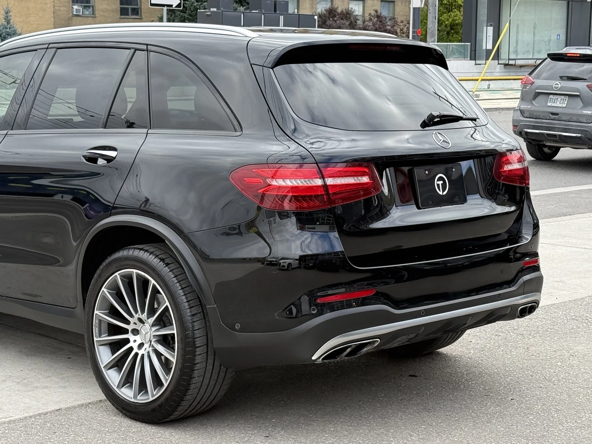 Mercedes-Benz GLC 43 AMG 4Matic 9G-Tronic / PANO / 360 / BLACK  - изображение 6