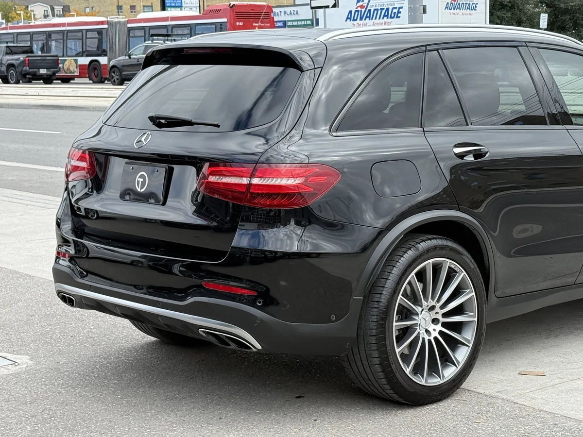 Mercedes-Benz GLC 43 AMG 4Matic 9G-Tronic / PANO / 360 / BLACK  - изображение 4