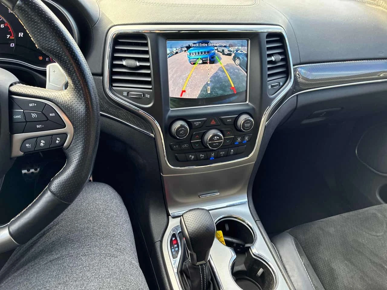 Jeep Grand cherokee SRT  CARFAX, снимка 9 - Автомобили и джипове - 53825886