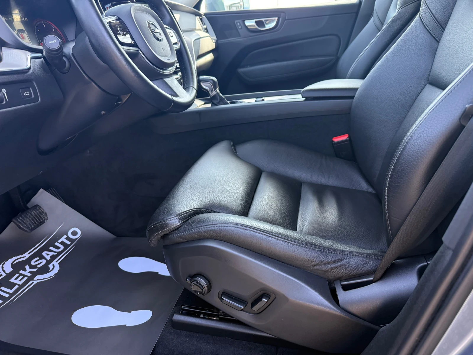 Volvo XC60 Автоматик 4х4, снимка 10 - Автомобили и джипове - 53838464