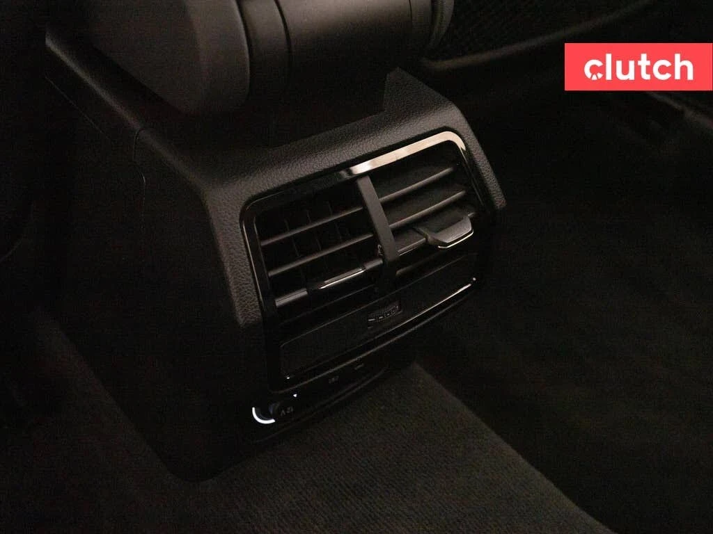 Audi Q3 Quattro* Technik* АвтоКредит* (ЦЕНА ДО БГ), снимка 11 - Автомобили и джипове - 54039007