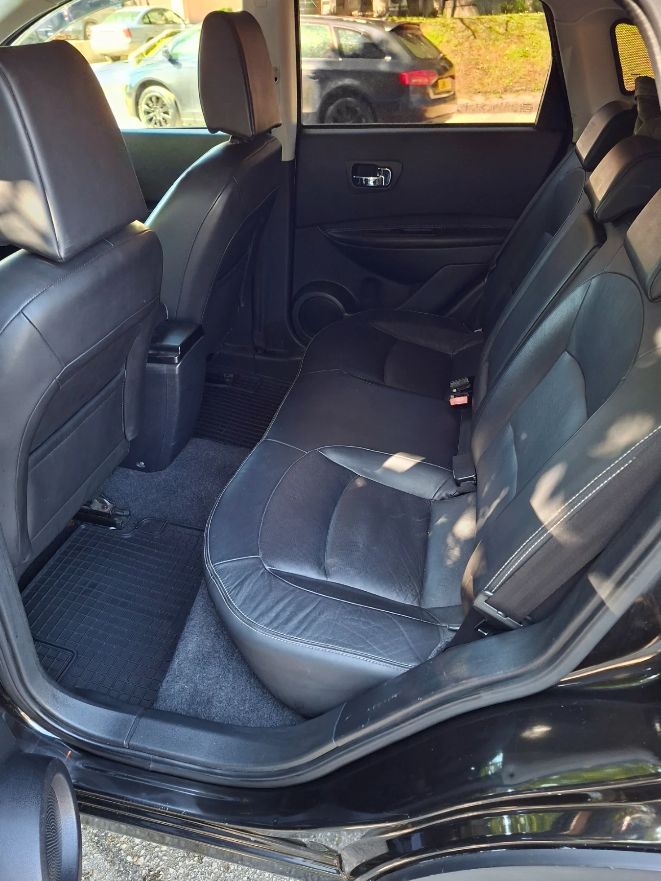 Nissan Qashqai 2.0i 4?4 ПАНОРАМА/KEYLESS/ПОДГРЕВ/ТОП, снимка 8 - Автомобили и джипове - 54455391