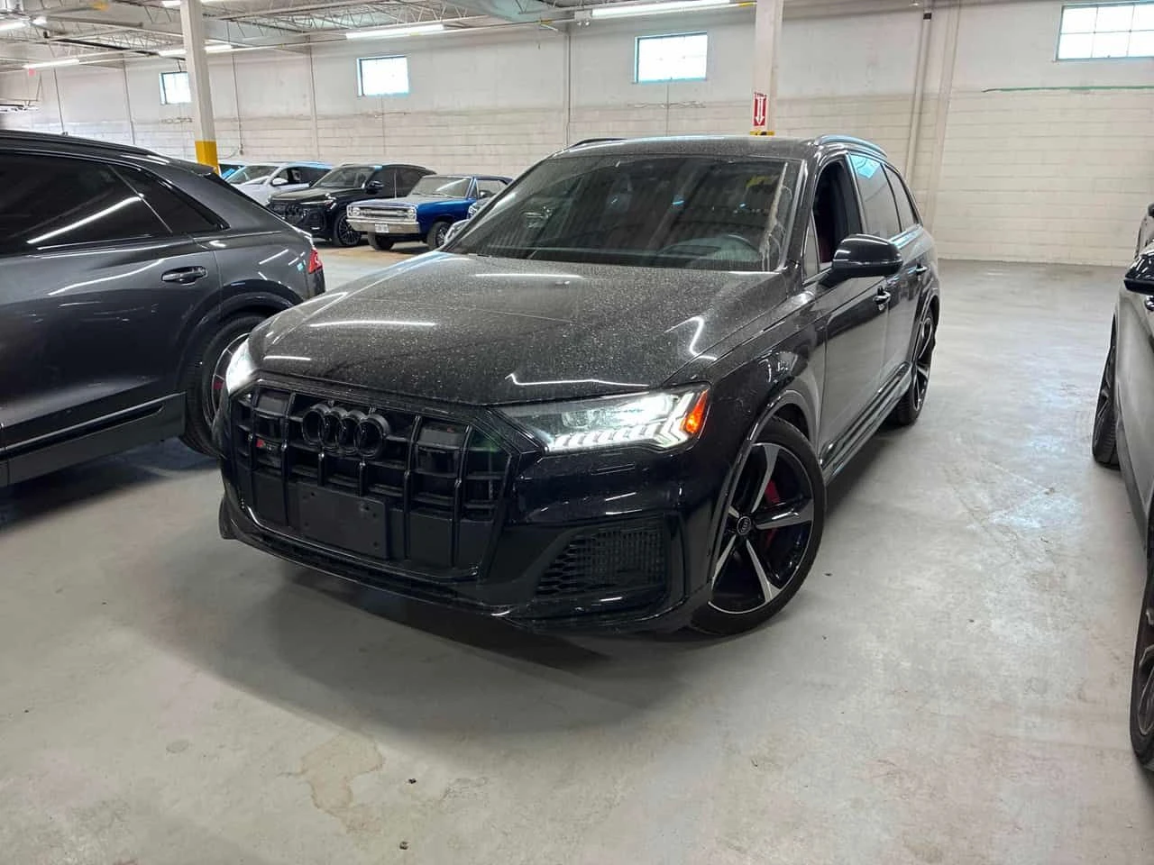 Audi SQ7 * Premium Plus * CARFAX * БЕЗ ПЪРВОНАЧАЛНА ВНОСКА, снимка 14 - Автомобили и джипове - 54480280
