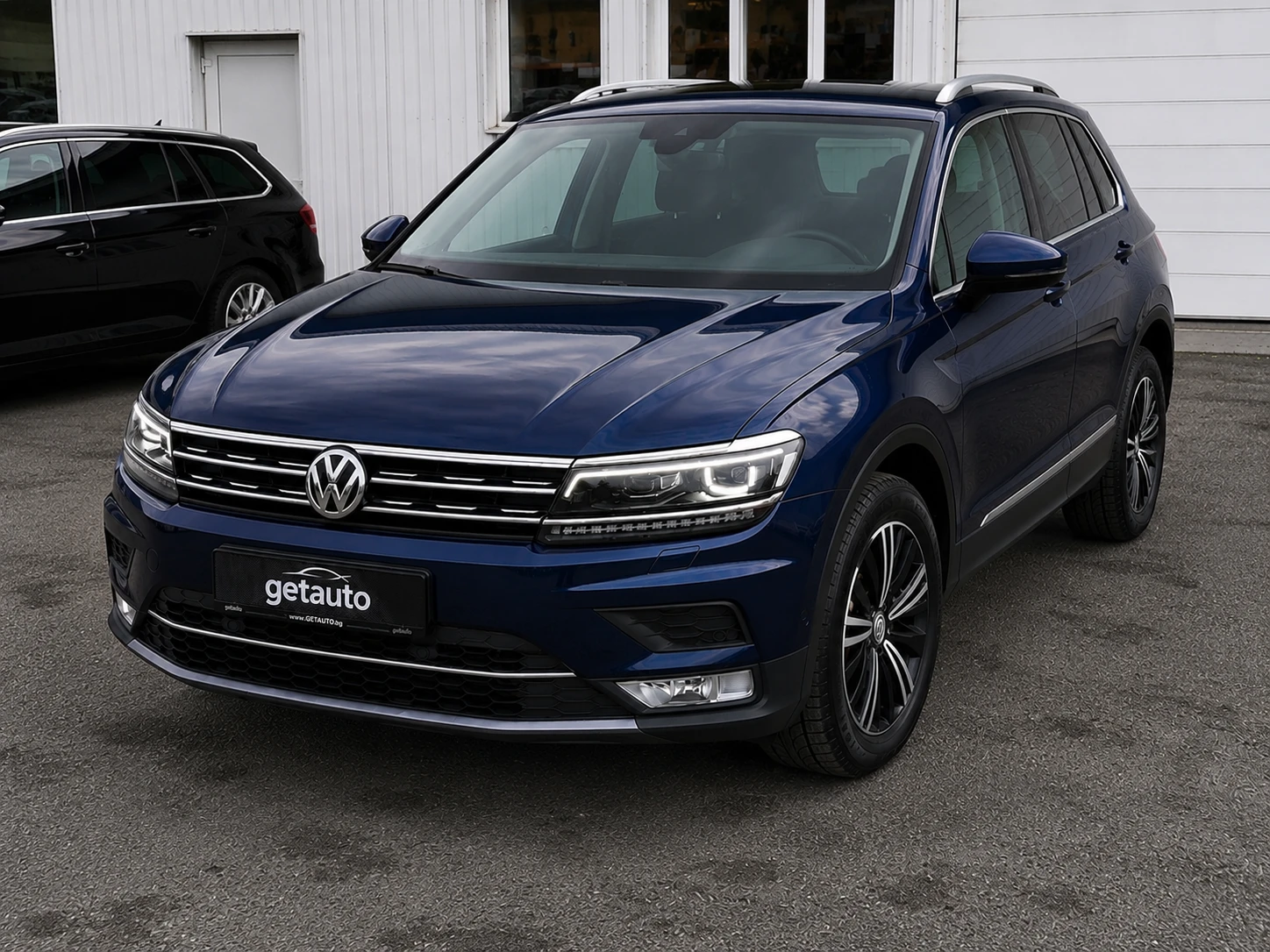 VW Tiguan 2.0 TDI-4Motion-DSG-Дигитално табло-Keyless-Камера, снимка 2 - Автомобили и джипове - 54661770