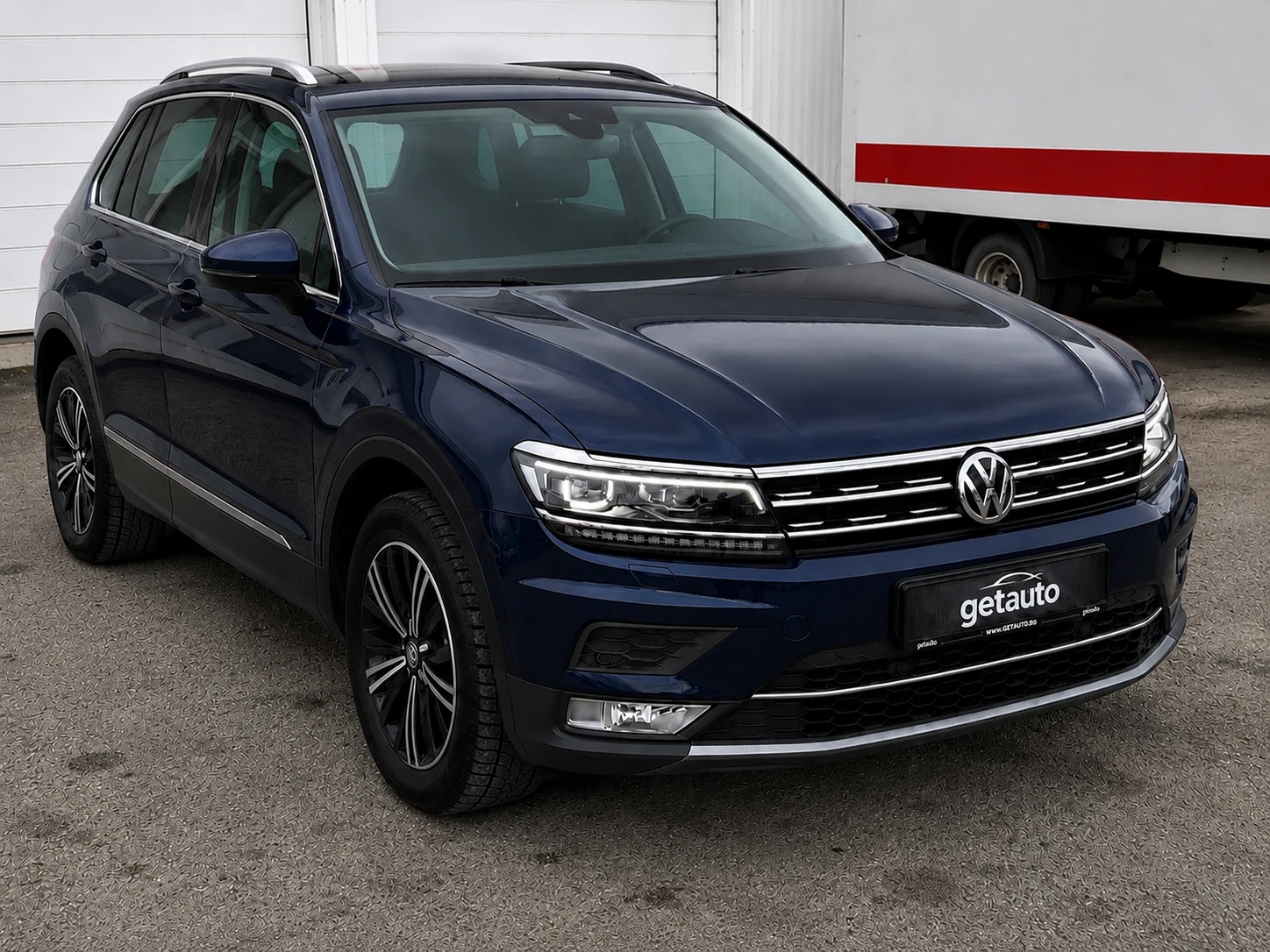 VW Tiguan 2.0 TDI-4Motion-DSG-Дигитално табло-Keyless-Камера, снимка 8 - Автомобили и джипове - 54661770