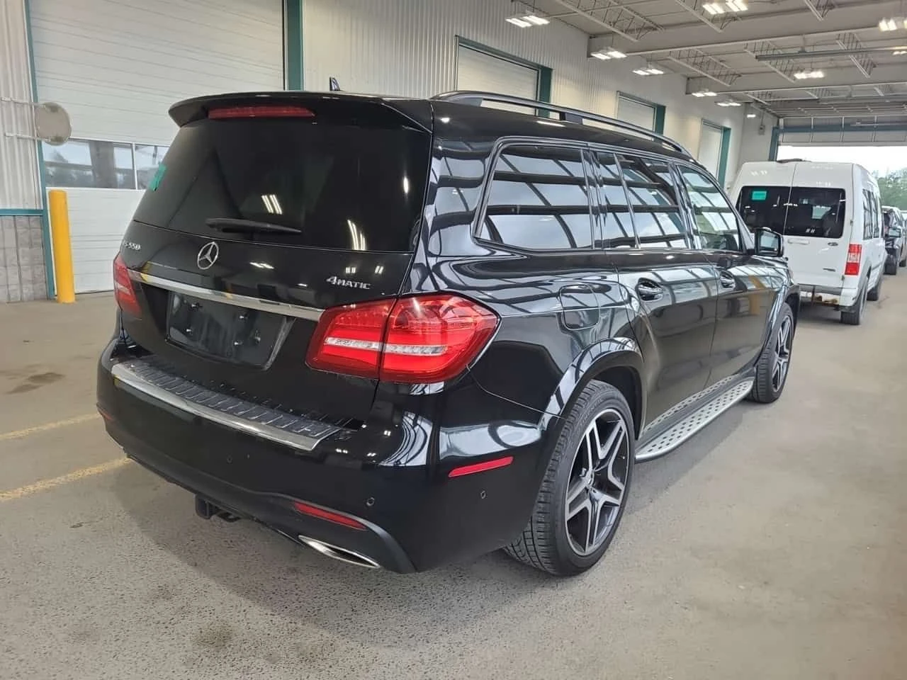 Mercedes-Benz GLS 500  АМГ ПАКЕТ/550/360/ДИСТРОНИК/ПОДГРЕВ/ПАНО/2 КЛЮЧА, снимка 3 - Автомобили и джипове - 54974823