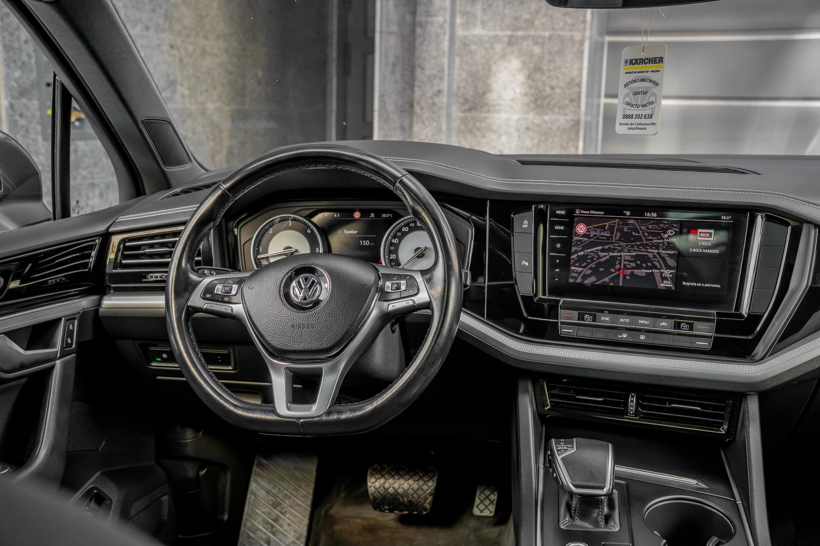 VW Touareg Панорама, снимка 9 - Автомобили и джипове - 55449025