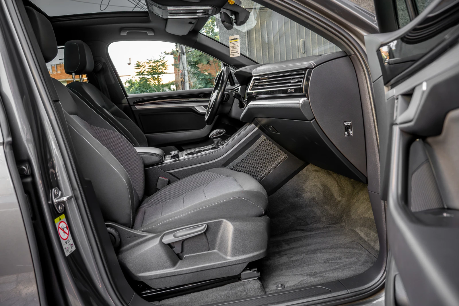 VW Touareg Панорама, снимка 10 - Автомобили и джипове - 55449025