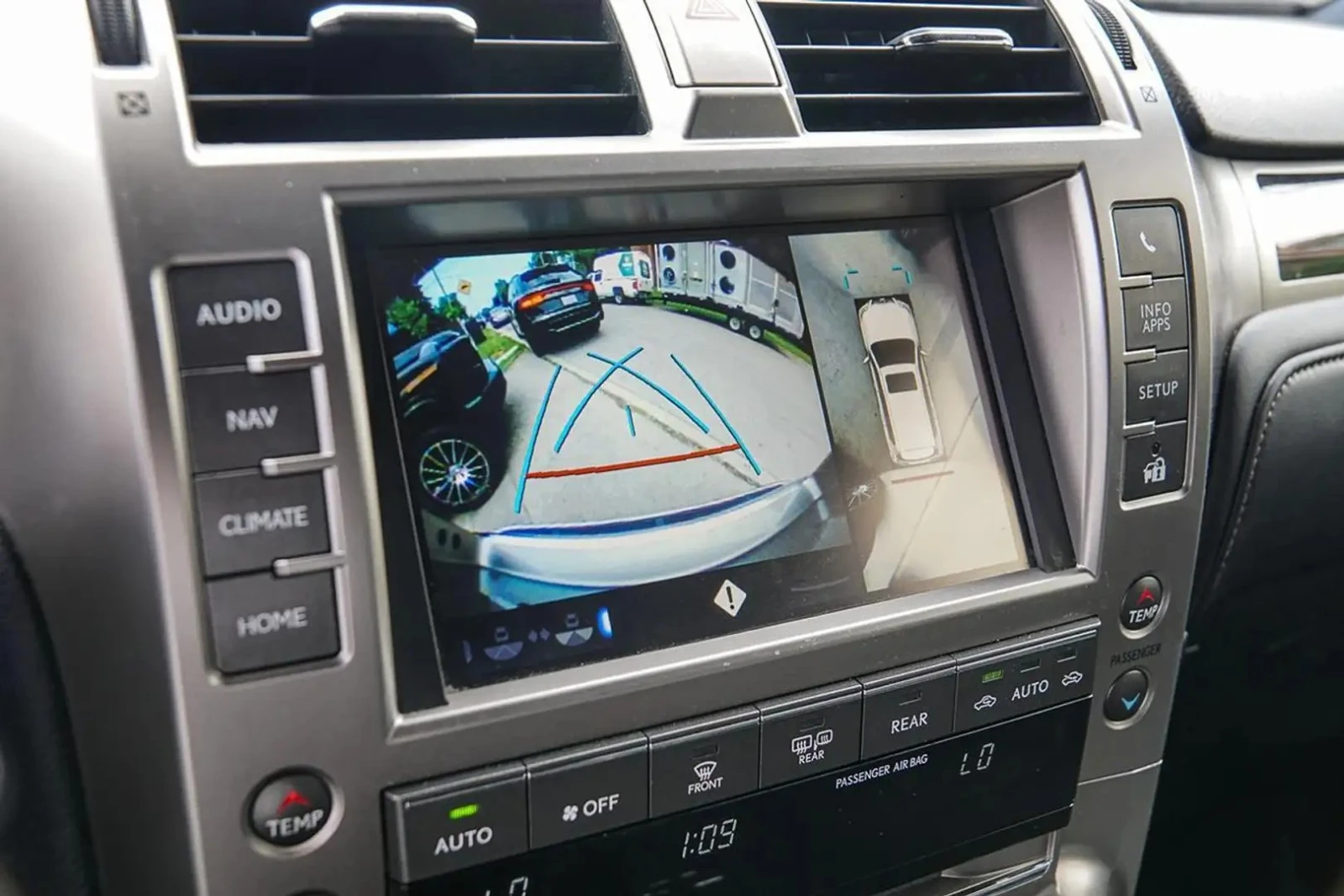 Lexus GX AWD* 7 МЕСТА* DISTRO* ОДБУХ, снимка 7 - Автомобили и джипове - 55478982