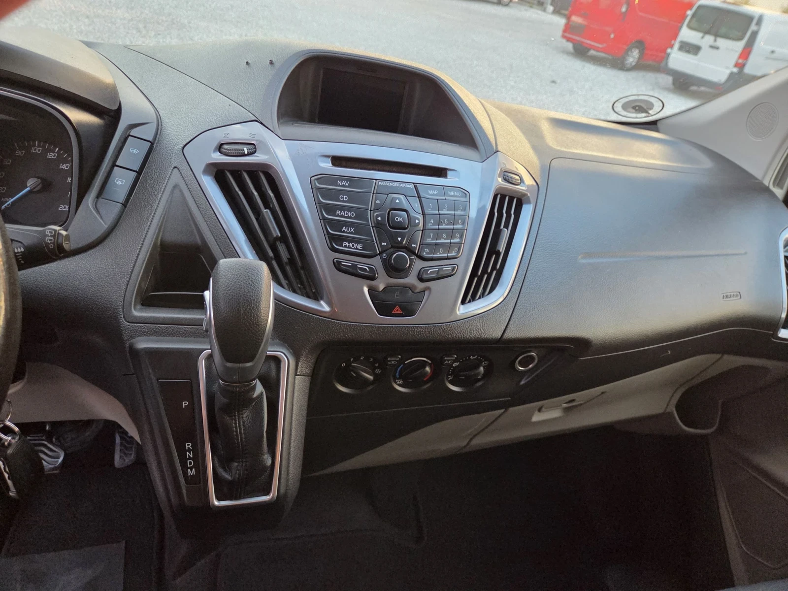 Ford Transit Custom TOURNEO, 9местен, АВТОМАТ, Климатик - изображение 9