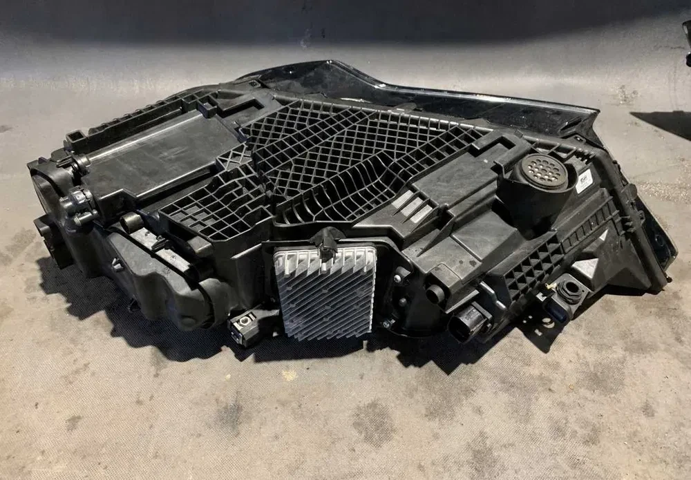 Audi Q7 4M Lift фарове Матрикс идеални , снимка 3 - Части - 56102545