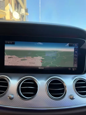 Mercedes-Benz E 220  4 MATIC -Спорт Пакет, снимка 15