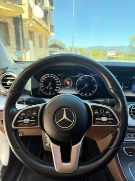 Mercedes-Benz E 220  4 MATIC -Спорт Пакет, снимка 4
