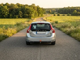 Volvo V60 D6 AWD PHEV, снимка 5
