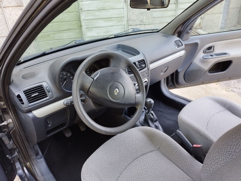 Renault Clio, снимка 10 - Автомобили и джипове - 46353618