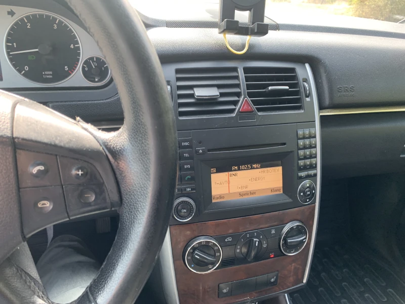 Mercedes-Benz B 180, снимка 6 - Автомобили и джипове - 51919450