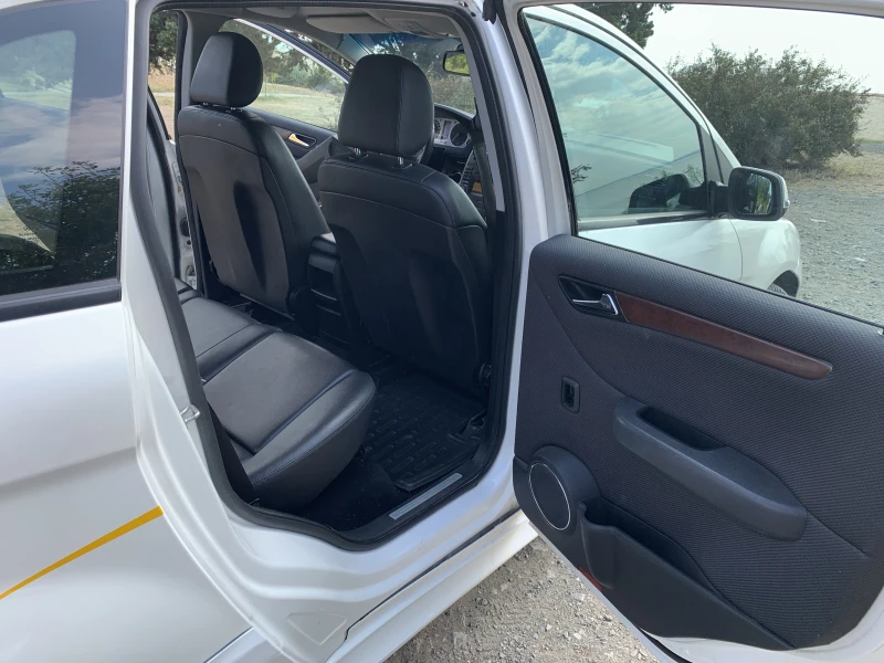 Mercedes-Benz B 180, снимка 12 - Автомобили и джипове - 51919450