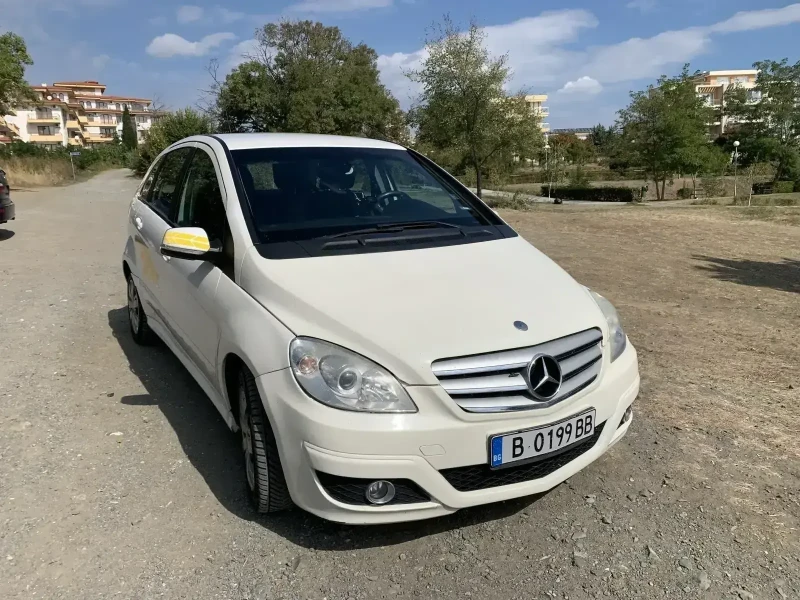 Mercedes-Benz B 180
