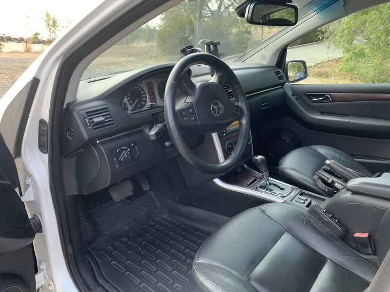 Mercedes-Benz B 180, снимка 13 - Автомобили и джипове - 51919450