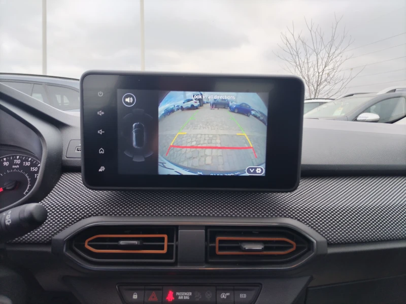 Dacia Sandero TCe 100 к.с.КАПАРИРАН, снимка 10 - Автомобили и джипове - 52754446