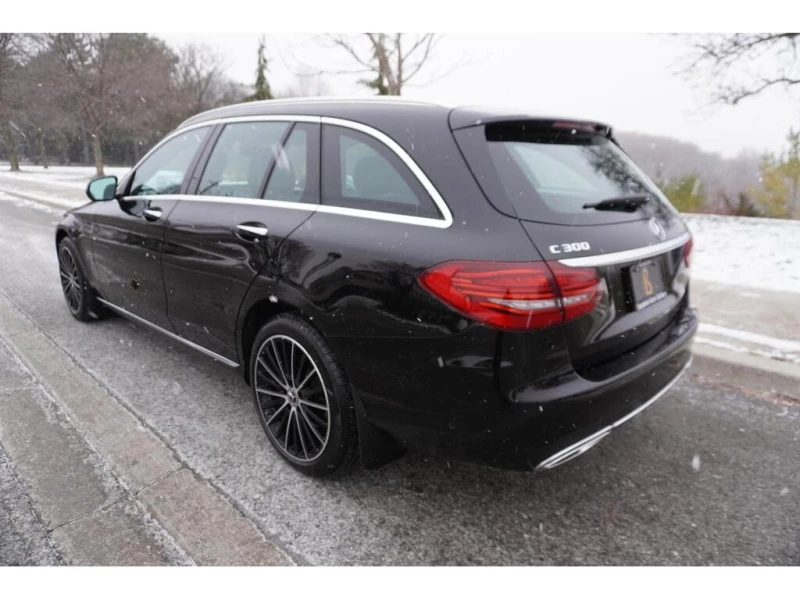 Mercedes-Benz C 300 * АВТО КРЕДИТ* ЦЕНА ДО БГ * СЕРВИЗНА ИСТОРИЯ * , снимка 3 - Автомобили и джипове - 52827345