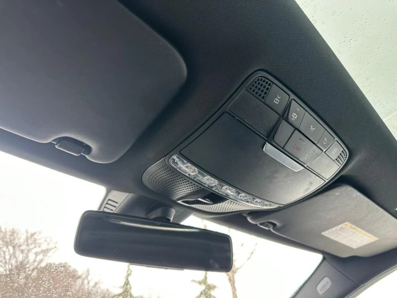 Mercedes-Benz C 300 * АВТО КРЕДИТ* ЦЕНА ДО БГ * СЕРВИЗНА ИСТОРИЯ * , снимка 15 - Автомобили и джипове - 52827345